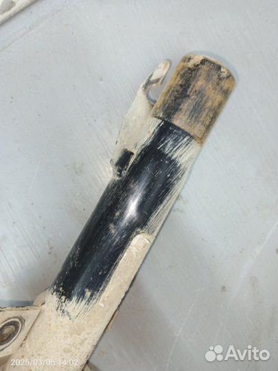 Стойка подвески передняя левая Renault Megane K4M