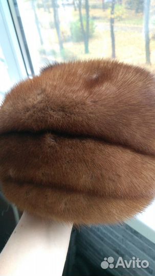 Берет из норки