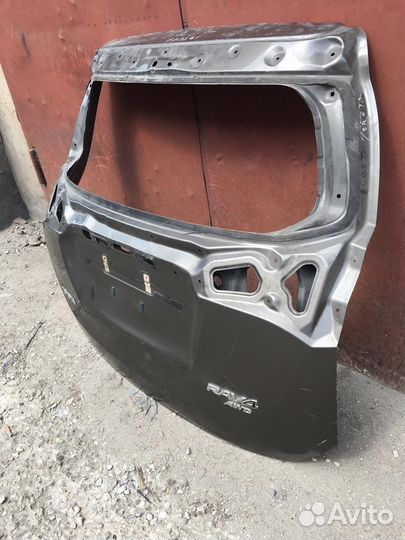 Крышка багажника Toyota RAV4 40 кузов