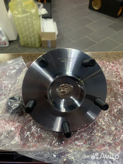 Ступица передняя Toyota Rav-4