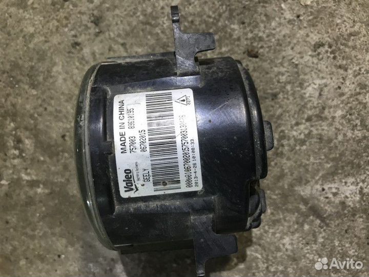 Левая противотуманная фара Geely Emgrand EC7