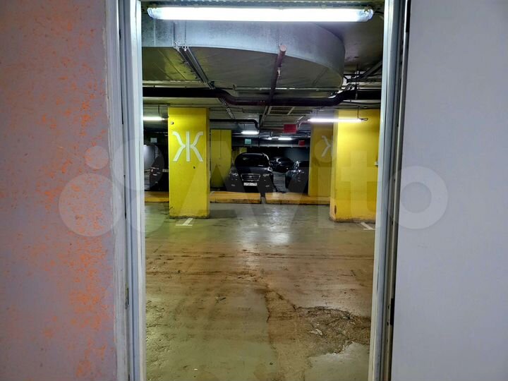 Машиноместо, 25 м²