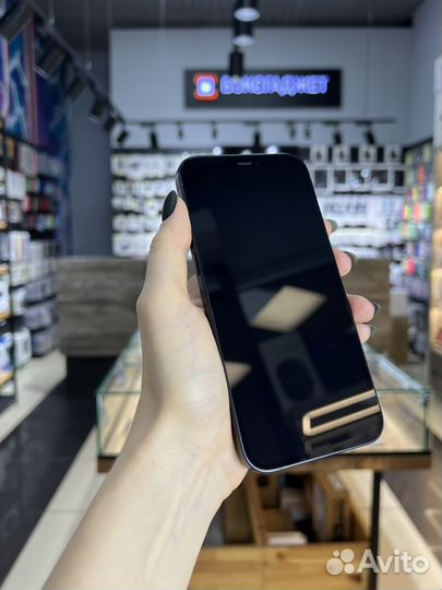 iPhone 12, 64 ГБ