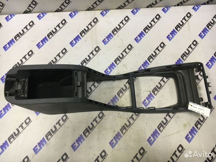 Центральная консоль Рено Меган 2