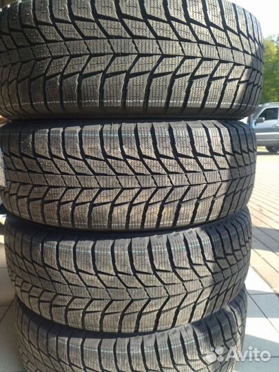 Triangle Snowlink TWT02 225/60 R17