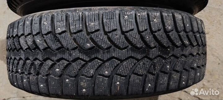 Bridgestone Blizzak Spike-01 245/70 R16