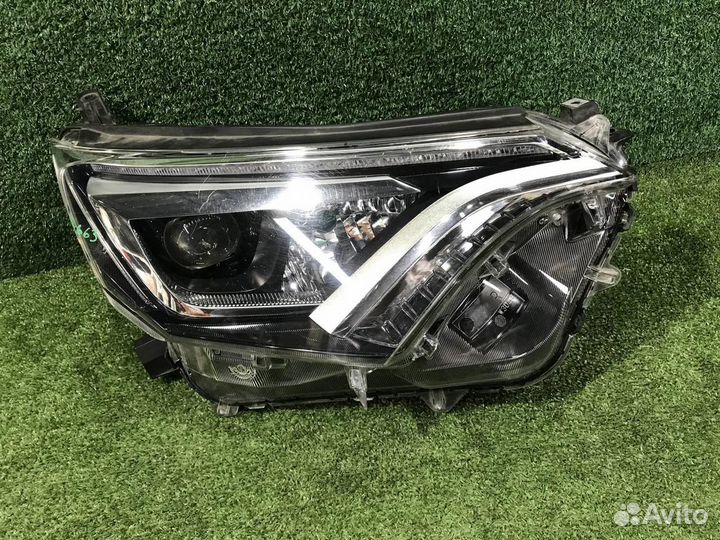 Фара правая Toyota RAV4