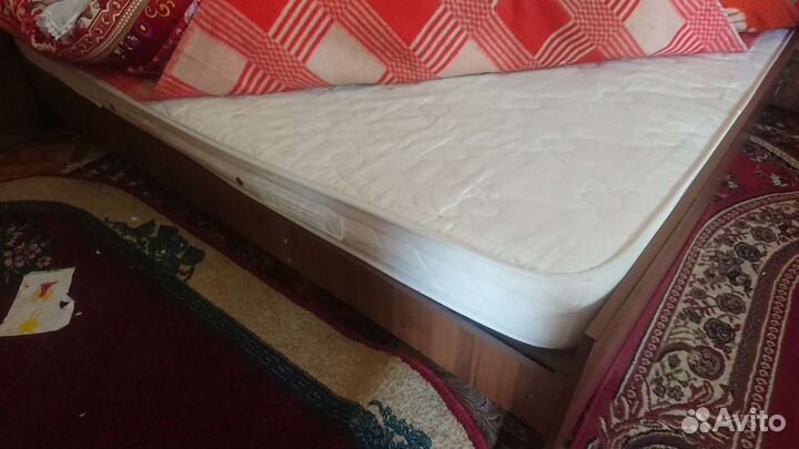 Спальный гарнитур бу