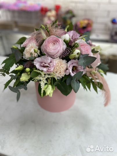 Продавец цветов флорист