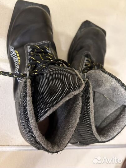 Ботинки лыжные