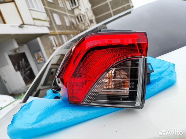 Оригинальный левый фонарь toyota RAV4 xa50