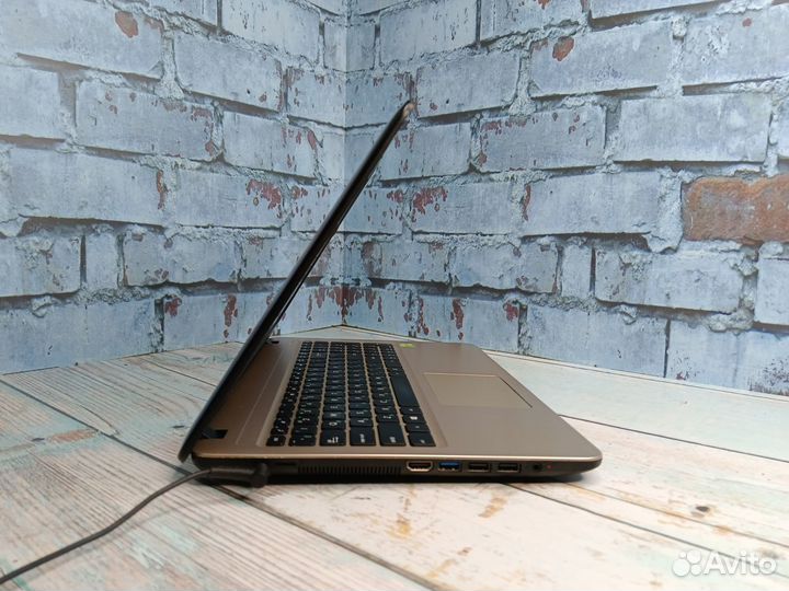 Игровой ноутбук intel/4ядра/2видеокарты/10Gb/SSD