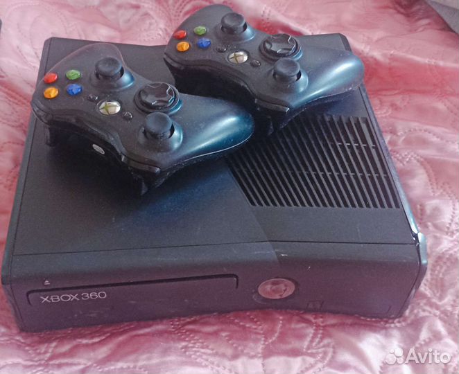 Xbox 360 с 2 джойстиками + игры