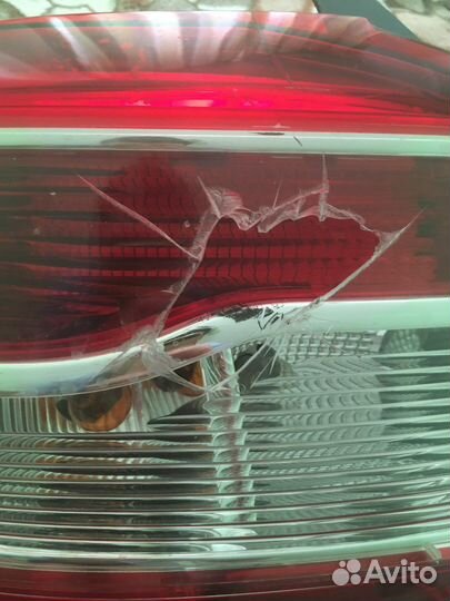 Задний левый фонарь рено логан2