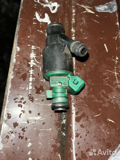 Форсунка топливная Kia Sportage 2.0 2002