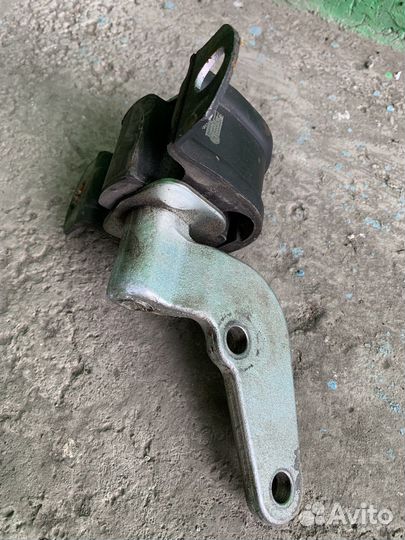 Задняя подушка коробки ваз 2110-12