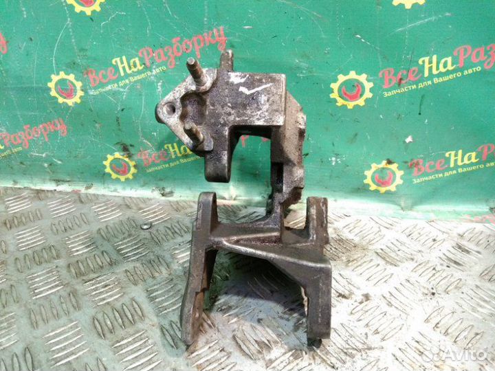 Кронштейн двигателя правый Mitsubishi Lancer 9