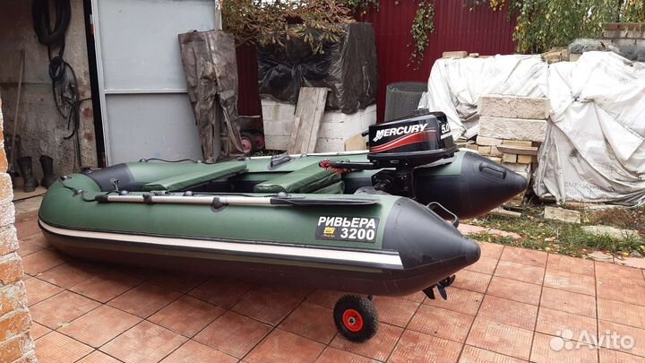 Лодка с мотором