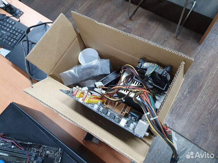 Продаю старые компьютеры на запчасти
