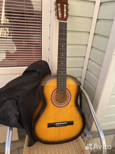 Акустическая гитара
