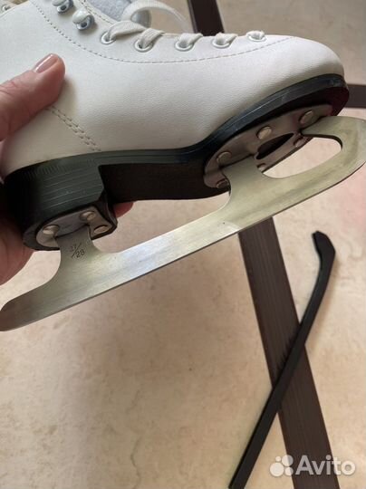 Коньки фигурные