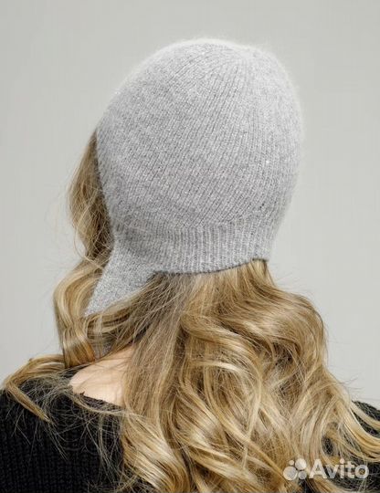 Чепчик вязаный женский