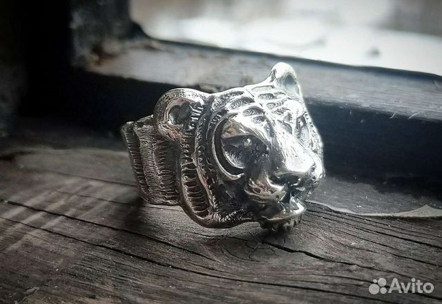 Серебряное кольцо 