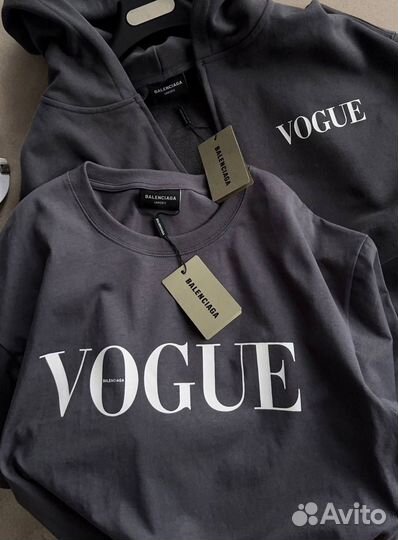 Vogue Balenciaga футболка