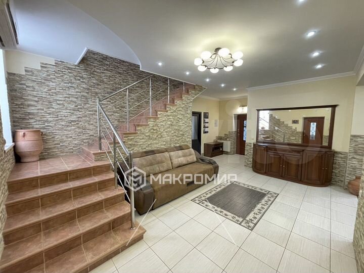 Дом 234,4 м² на участке 11,2 сот.