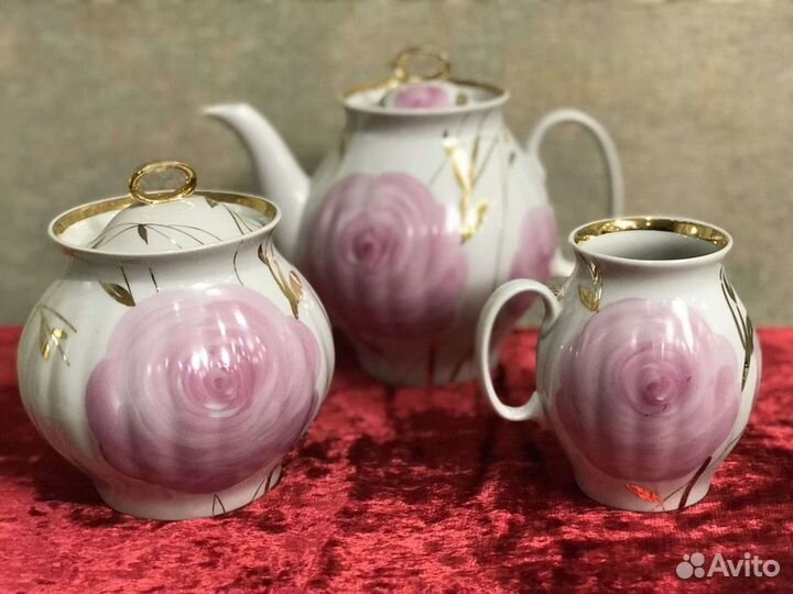 Чайник,сахарница,молочник- 