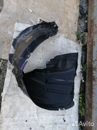 Подкрылок передний левый Nissan Note E12
