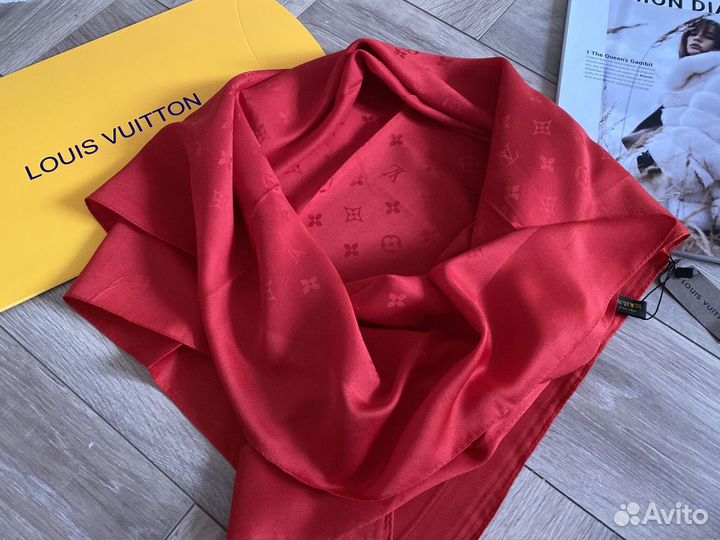 Платок шелковый в подарочной упаковке Louis Vuitto