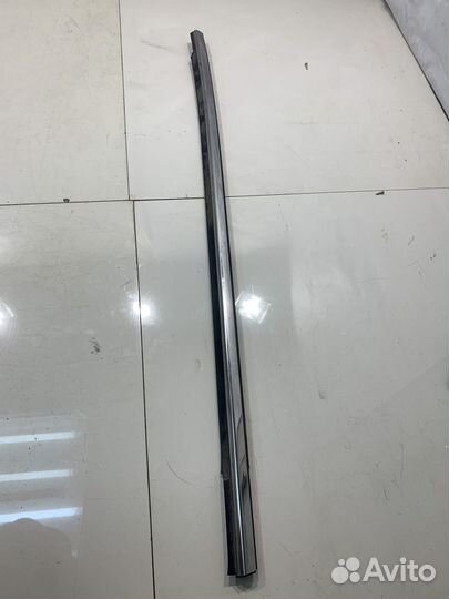 Уплотнитель стекла (передний, правый, внешний)