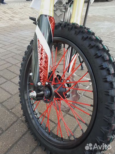 Мотоцикл Kayo Basic YX140