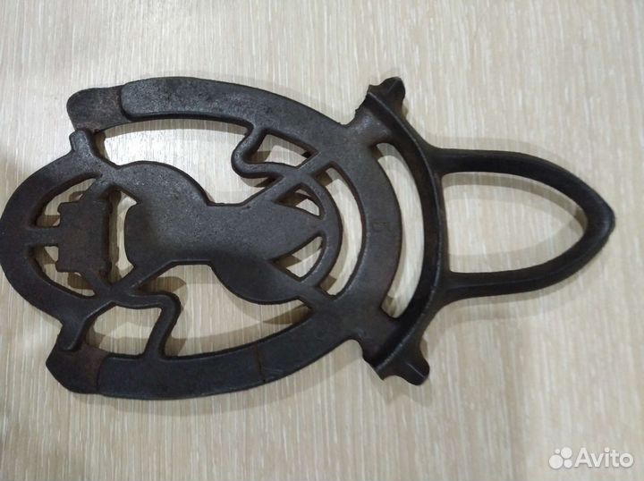 Чугунная деталь от немецкой швейной машинки