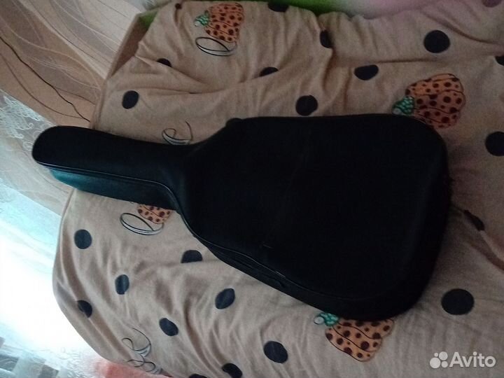 Акустическая гитара