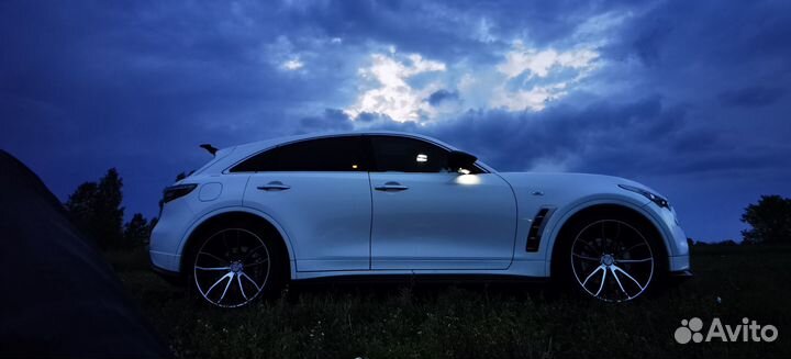 Infiniti FX50 5.0 AT, 2013, 89 000 км