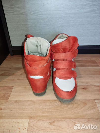 Сникерсы женские