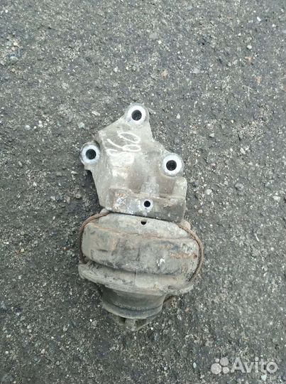 Подушка двигателя Volvo S60 I V50 2.4-2.5 (00-09г)