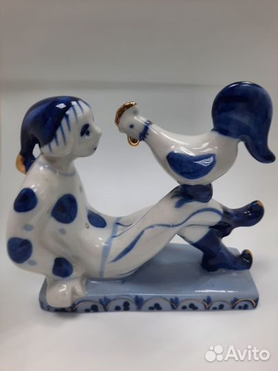Статуэтка фарфор 
