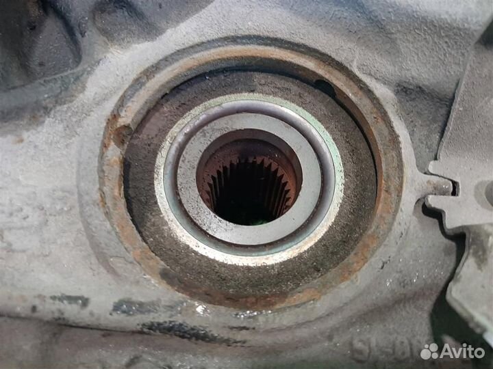 Кулак задний левый volkswagen Touareg (7L) 2007