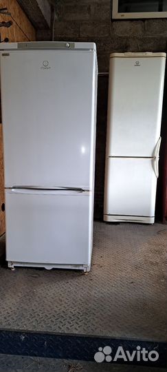 Холодильник бу indesit