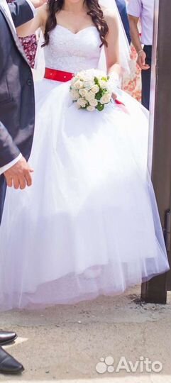 Свадебное платье