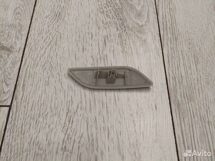 Крышка омывателя фары левая Mazda 3 BM 2013-2016