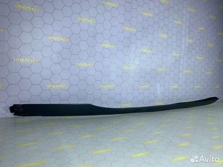 Молдинг лобового стекла правый Opel Zafira A