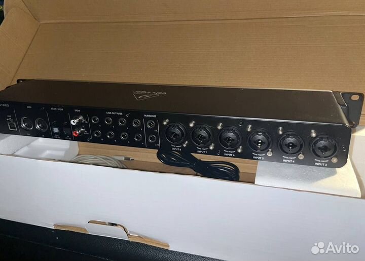 Behringer U-phoria UMC1820