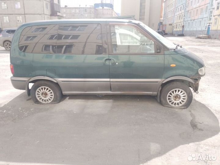 Nissan Serena 2.0 AT, 1998, битый, 500 000 км