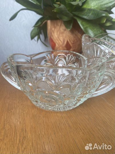 Вазы хрустальные, стаканы, рюмки