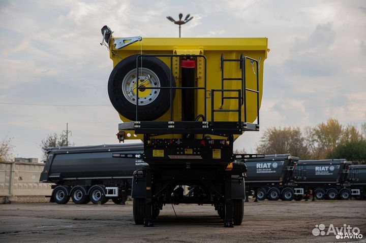Полуприцеп самосвальный РИАТ 924940-33H1, 2023