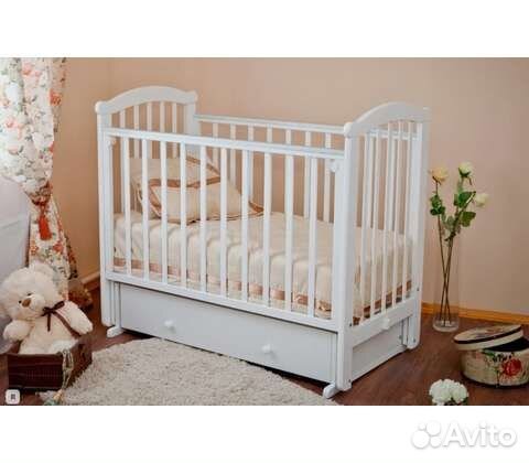 Детская кроватка с маятником красная звезда